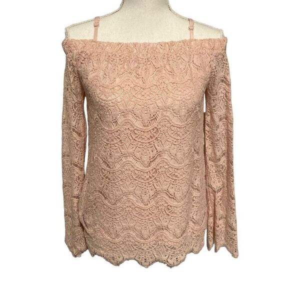 No Boundaries Lace Cold Shoulder Shirt NWT - Picture 1 of 7